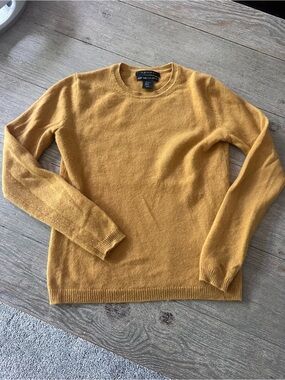 Tahari womens Crewneck Sweater - Mustard